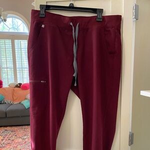 Figs Zamora scrubs petite large in maroon